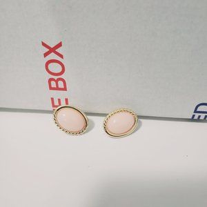 Vintage 70s Trifari classic Pink cabochon Gold farmed clip on earrings